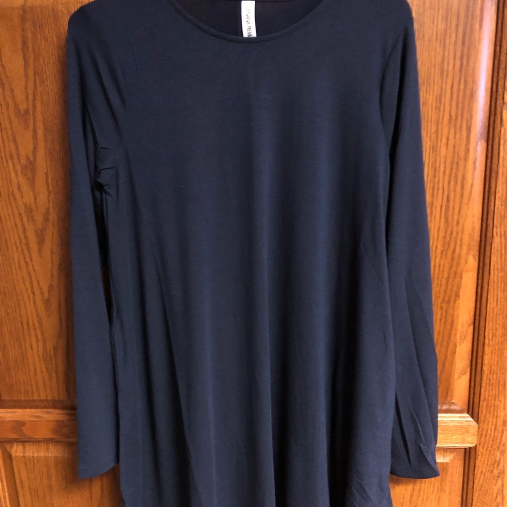 Long sleeve swing tunic with pockets in Navy